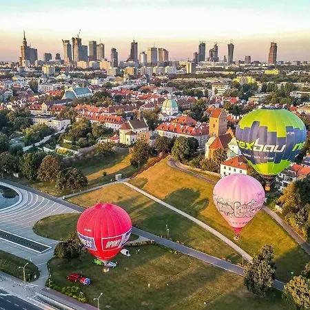 Silver Aircondition Wifi 1gbs 85'tv Netflix