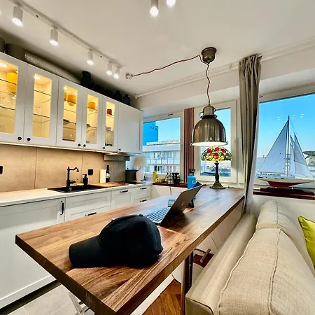 Silver Aircondition Wifi 1gbs 85'tv Netflix Apartment *