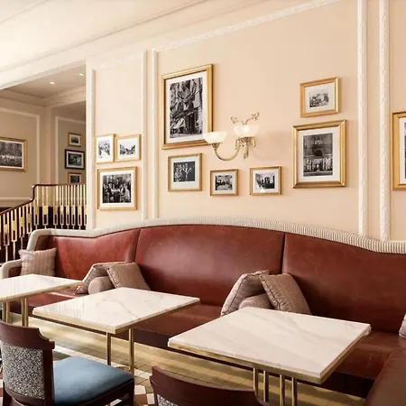 Silver Aircondition Wifi 1gbs 85'tv Netflix *