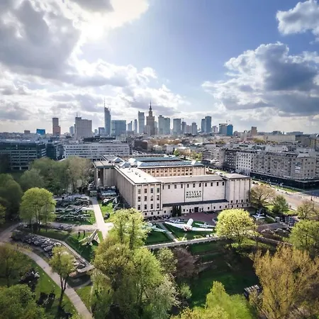 Silver Aircondition Wifi 1gbs 85'tv Netflix Warszawa