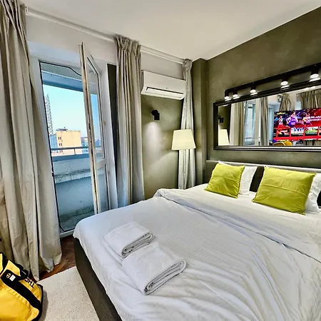 Silver Aircondition Wifi 1gbs 85'tv Netflix * Warszawa